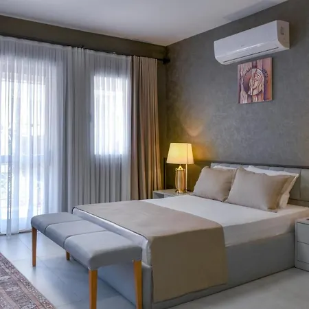Pier21 House Aparthotel